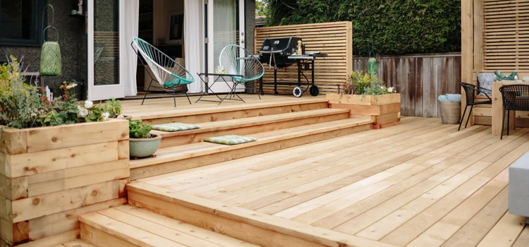 Cedar Decking in Van Nuys, CA