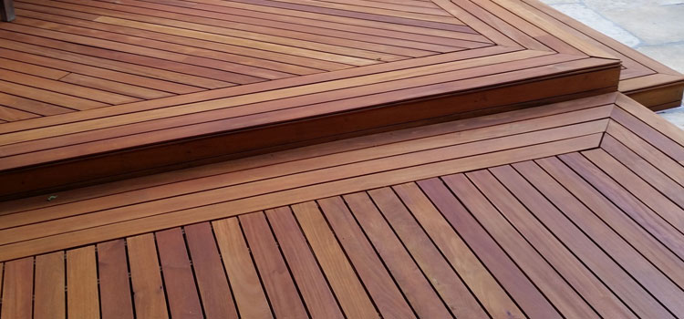 Redwood Decking Material in Van Nuys, CA